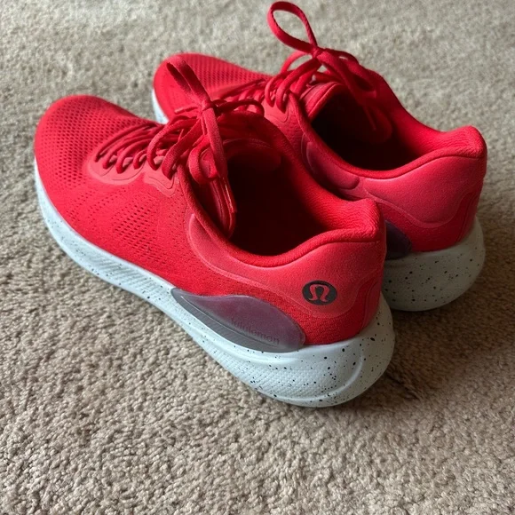 lululemon beyondfeel men’s Red Running Shoes - Picture 2 of 6